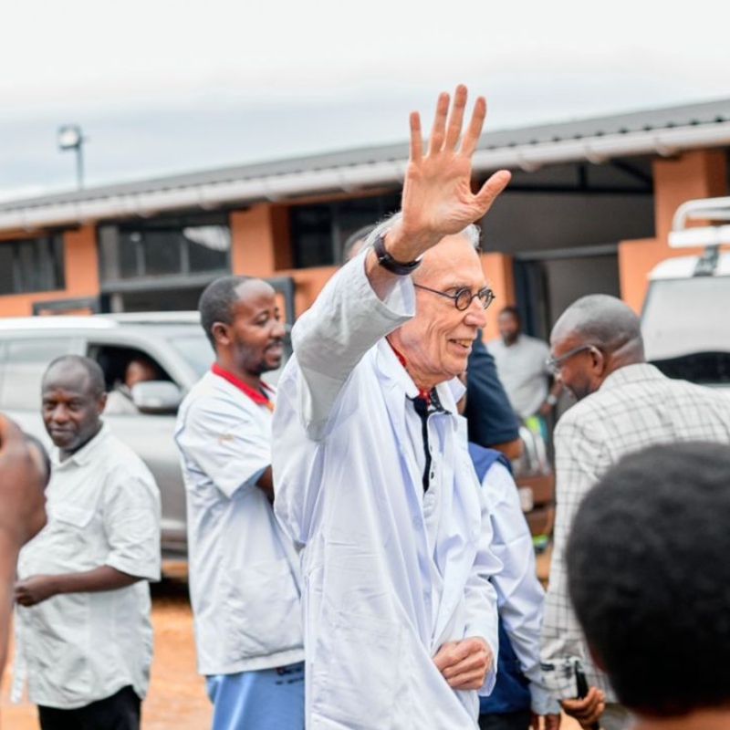 UNICHIR - Dokter Moreels feestelijke opening UNICHIR in Oost Congo 1265 x 715