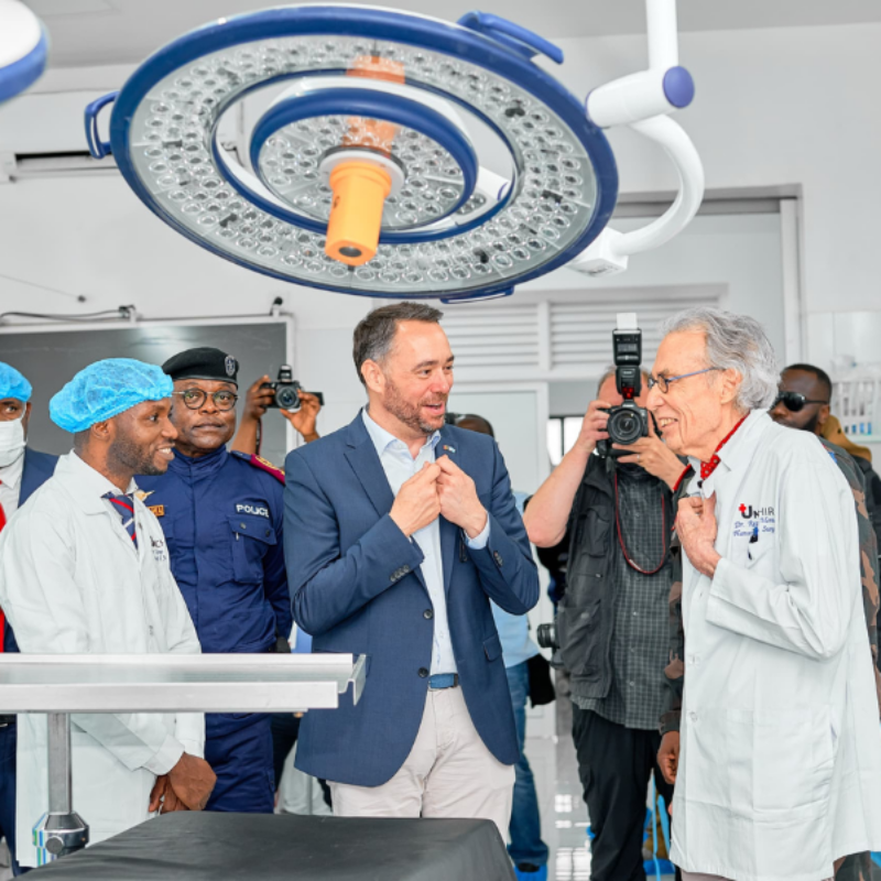 Minister Prévot bezoekt UNICHIR Oost-Congo 800 x 600