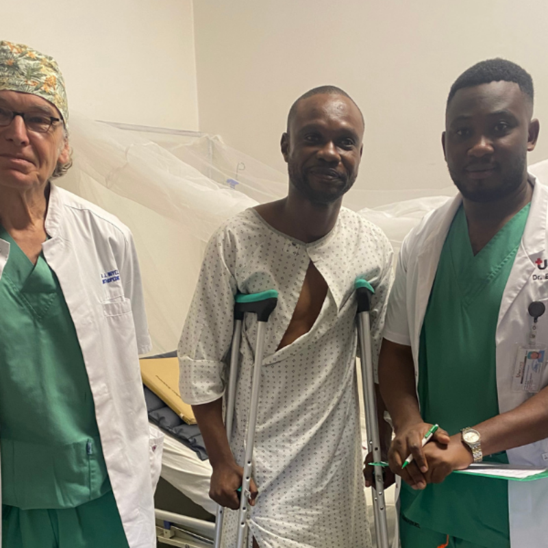 UNICHIR - Orthopedische patient en dokters UNICHIR 800 x 600